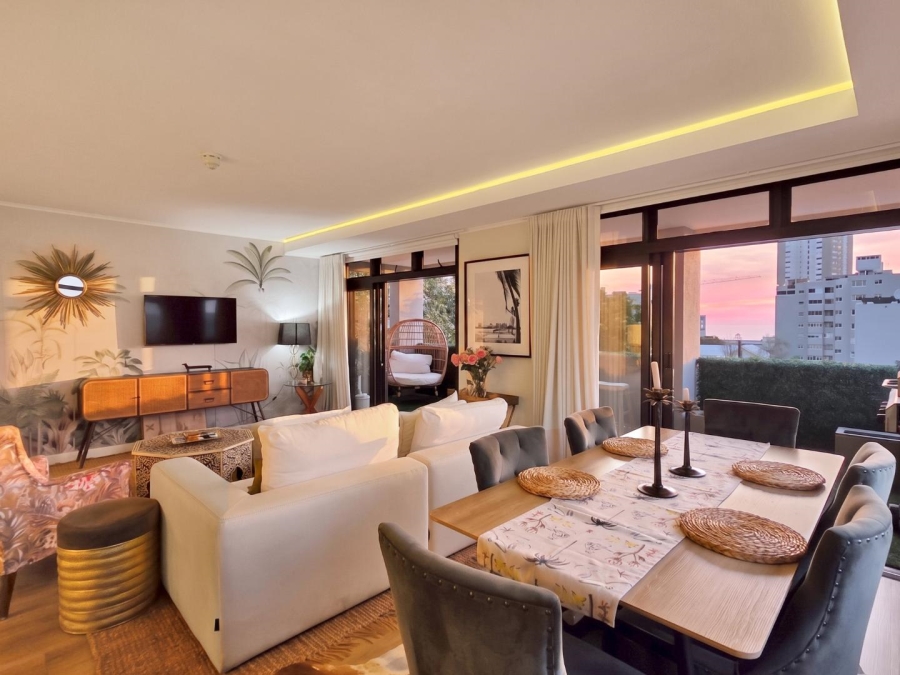 2 Bedroom Property for Sale in Sea Point Western Cape